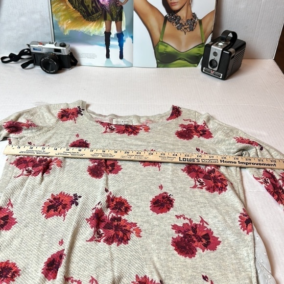 Lucky Brand lightweight sweater/tunic top with a floral print - Picture 6 of 10